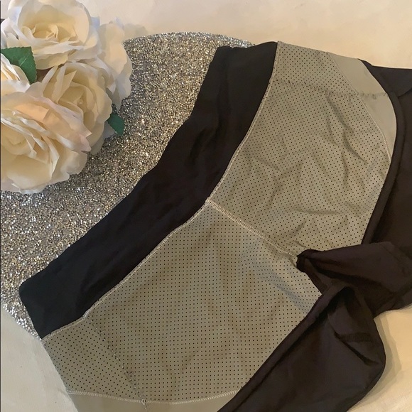 Lululemon Reflective Speed Shorts - 360 degrees - Picture 4 of 6